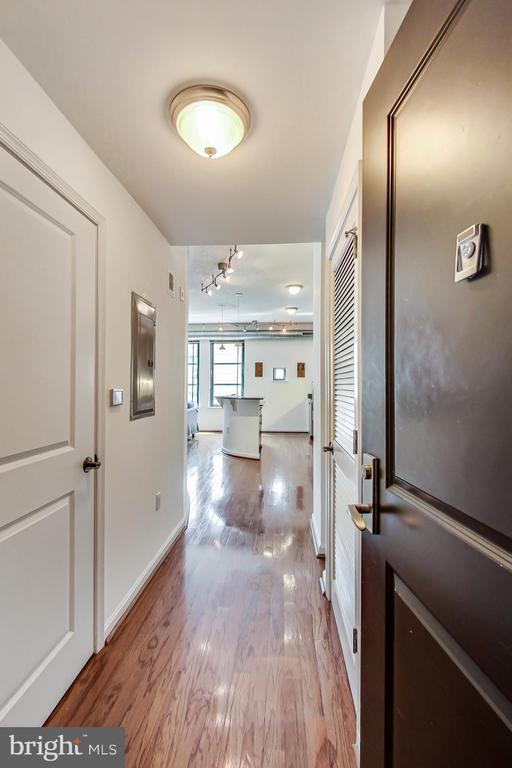 Building Photo - 1390 Kenyon St NW