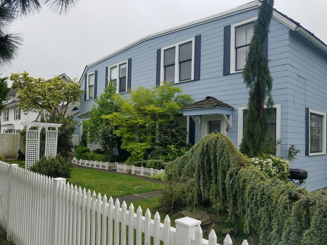 Primary Photo - 2404 Rucker Ave