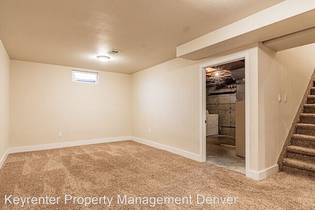 Building Photo - 5 br, 2 bath House - 7051 Ruth Way