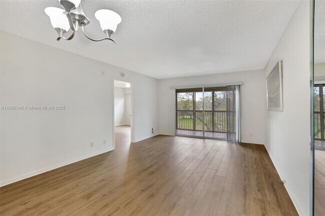 Foto del edificio - 1201 SW 128th Terrace