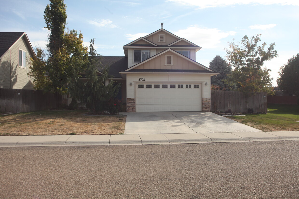 Primary Photo - 2702 Wintercrest St