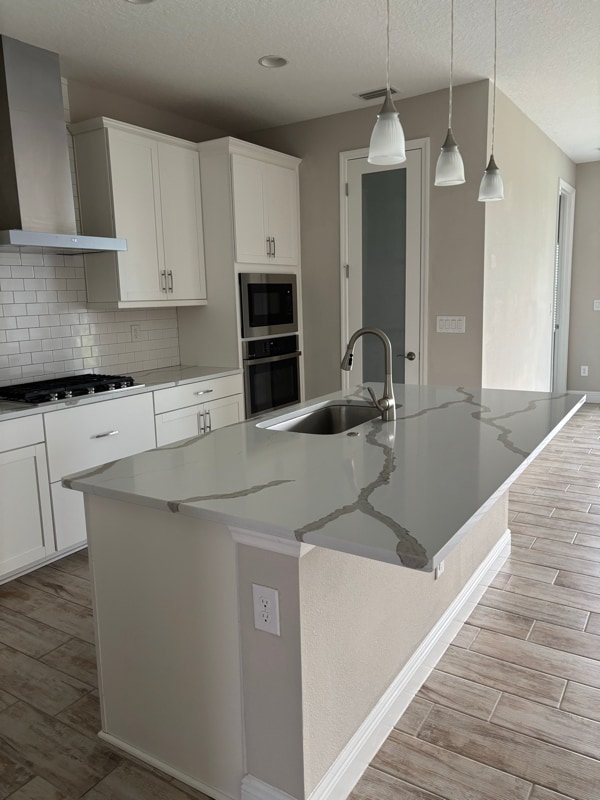 Foto del edificio - 6394 Roadstead Ct