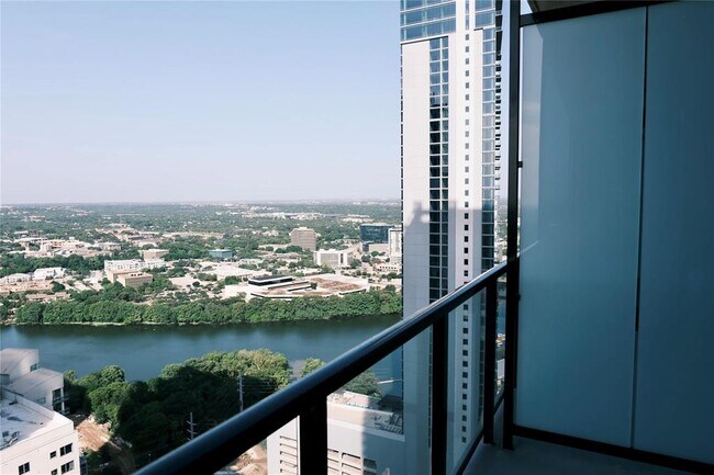 Foto del edificio - 610 Davis St
