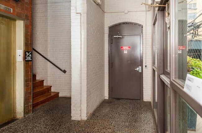 Foto del edificio - 429 N 13th St