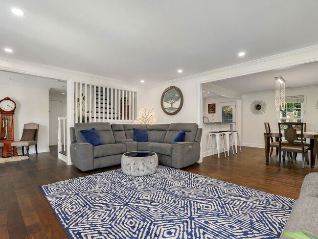 Building Photo - 4 Bedroom + Large basement - Single Family...