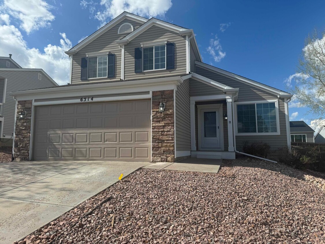 Foto principal - Updated 3 Bedroom in Stetson Hills