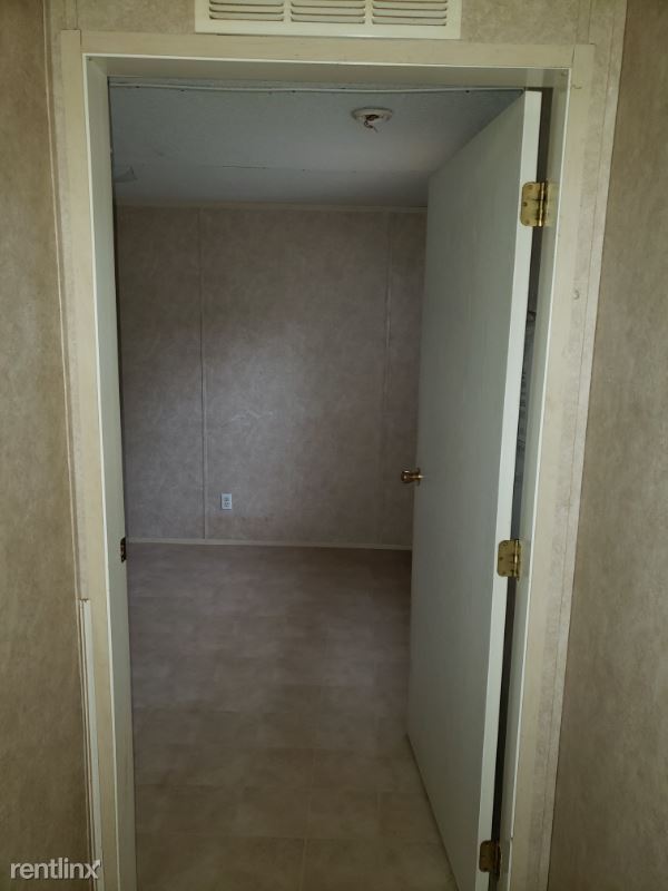 Building Photo - 3 br, 1 bath Mobile Home - 70 Chimney Rock...