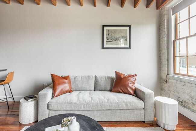 Foto del edificio - 315 Girod St