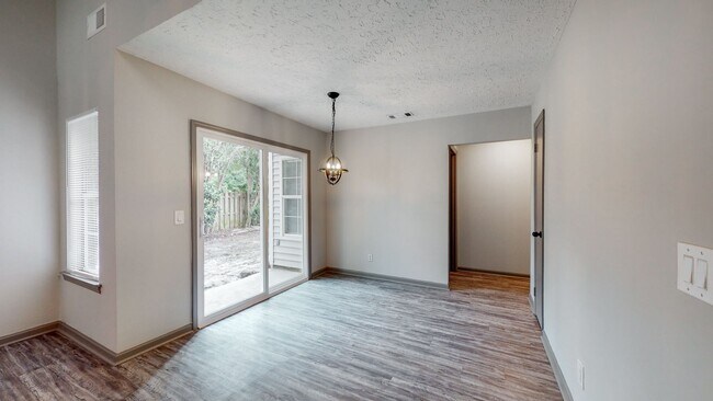 Foto del edificio - 3 Bedroom, 2 Bathroom home in the City of ...