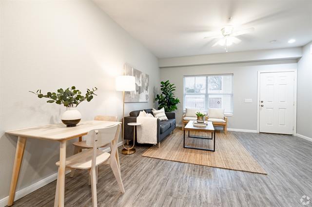 Building Photo - 100 N 5th St