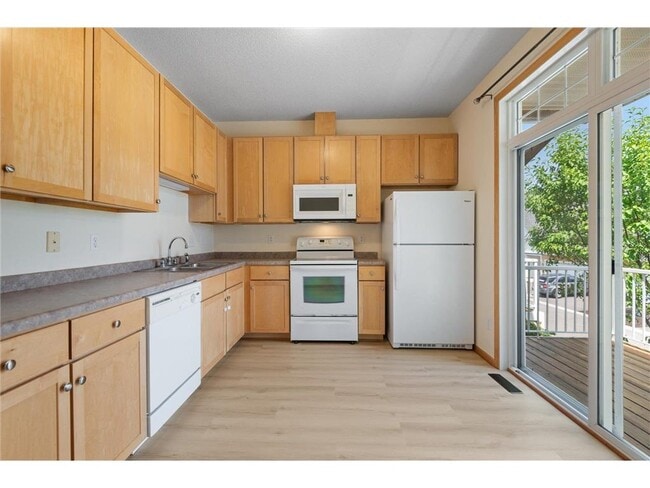 Building Photo - 2167 Village Trail
