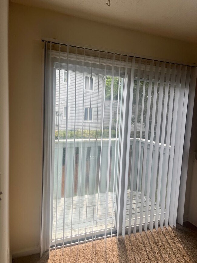Foto del edificio - 1 Bedroom Condo on the 2nd floor for $1100.00