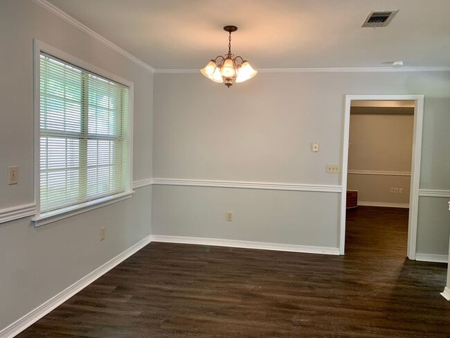 Building Photo - 3/2 For Rent in Madison!