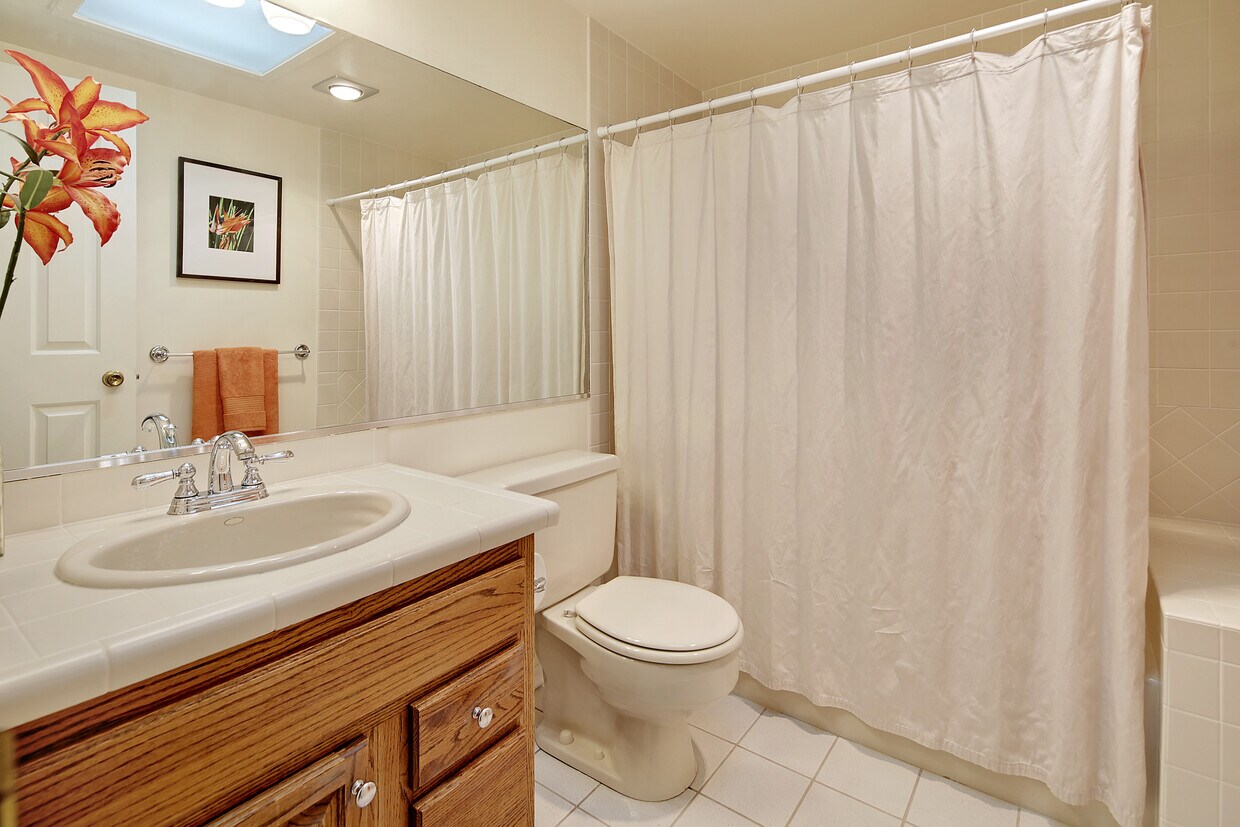 3030 80th Ave SE Unit 502, Mercer Island, WA 98040 Condo for Rent in Mercer Island, WA