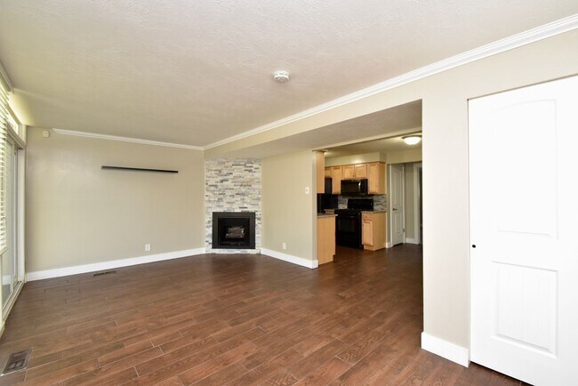 Foto del edificio - Cute 2 Bed 1 Bath Condo in Bountiful!!