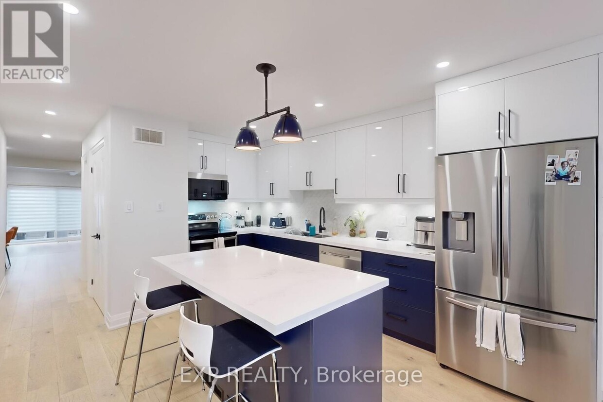 Primary Photo - 2205-2205 South Millway