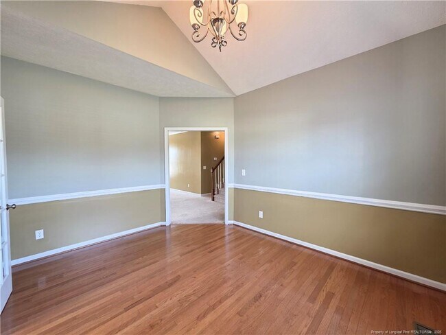 Foto del edificio - 1612 Middle Creek Cir