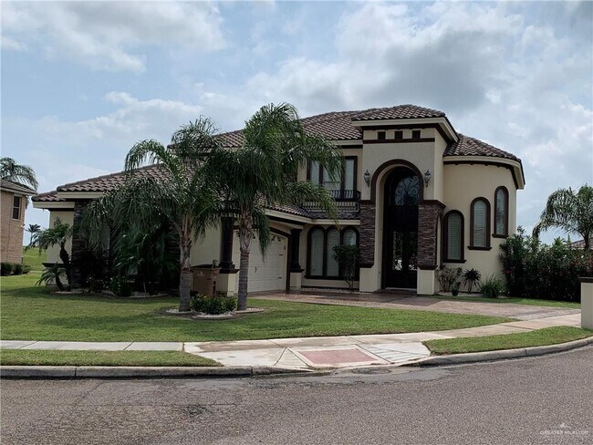 Building Photo - 3302 Los Lagos Dr