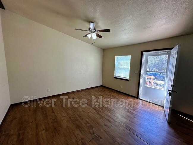 Foto del edificio - 358 Brighton Oaks Dr