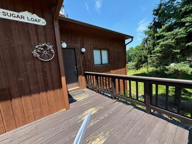 Foto del edificio - 5 Sugar Loaf Ct