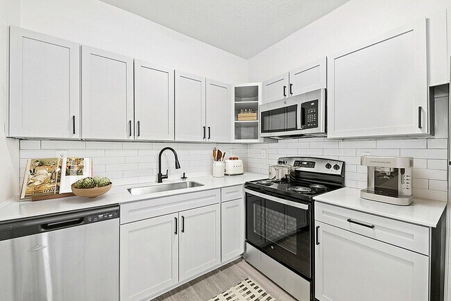 2x1 1087 pies cuadrados B1U - Cocina - Halston Paces Crossing