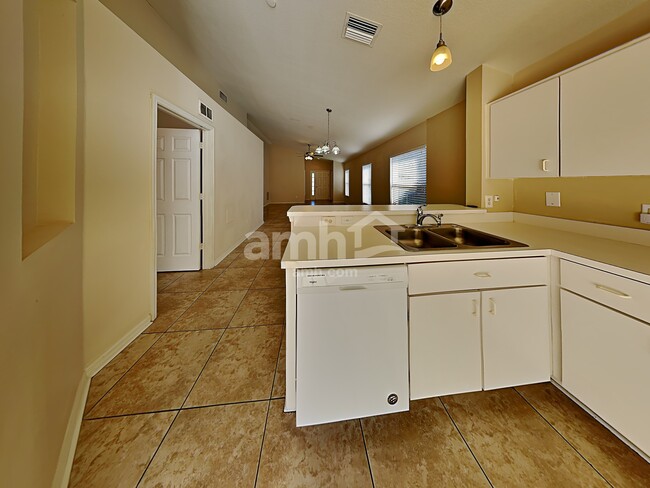 Foto del edificio - 6803 Summer Cove Dr