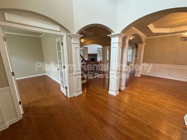 Building Photo - 4525 Portsmouth Ln