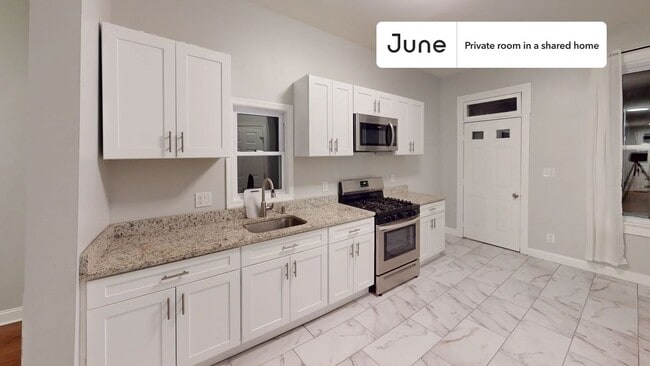 Building Photo - Room in Shared 3 bed/1.5 bath home