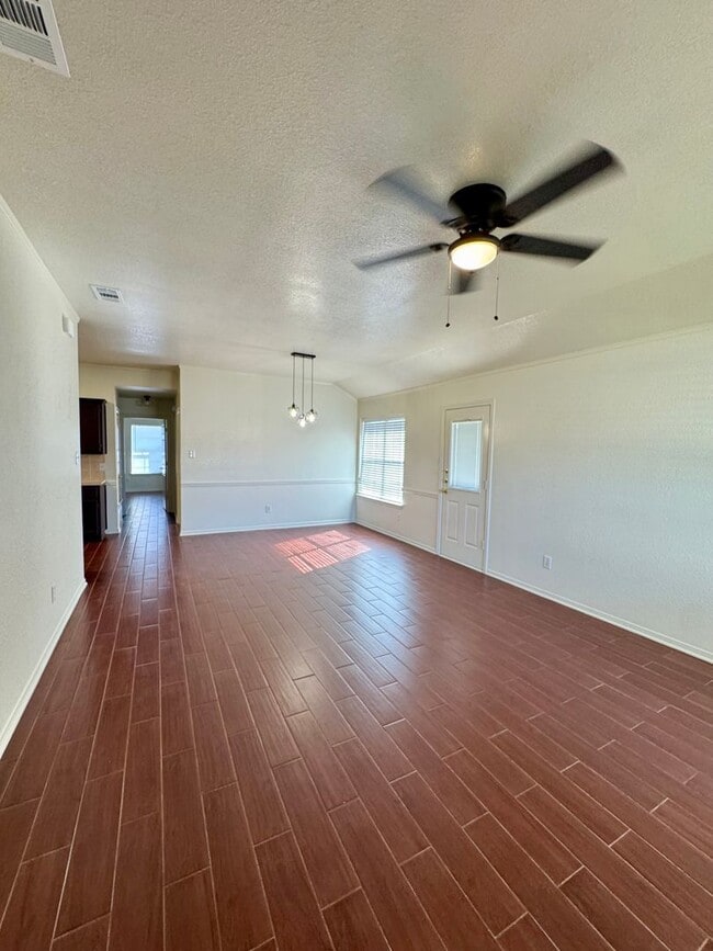 Building Photo - 205 Janelle Dr