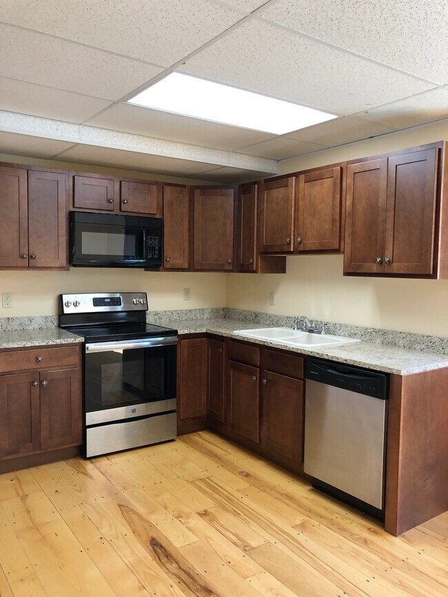 Foto del edificio - 600 S Britain Rd