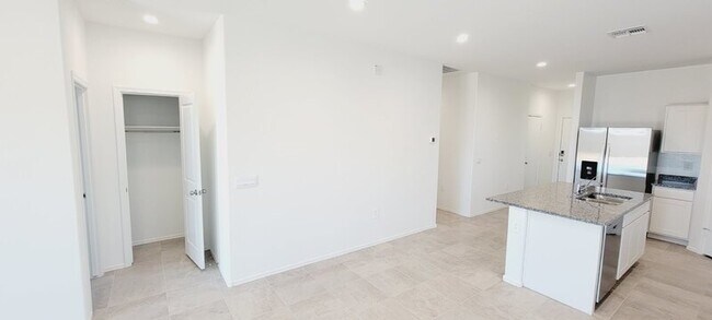 Foto del edificio - 1549 E Squire Dr