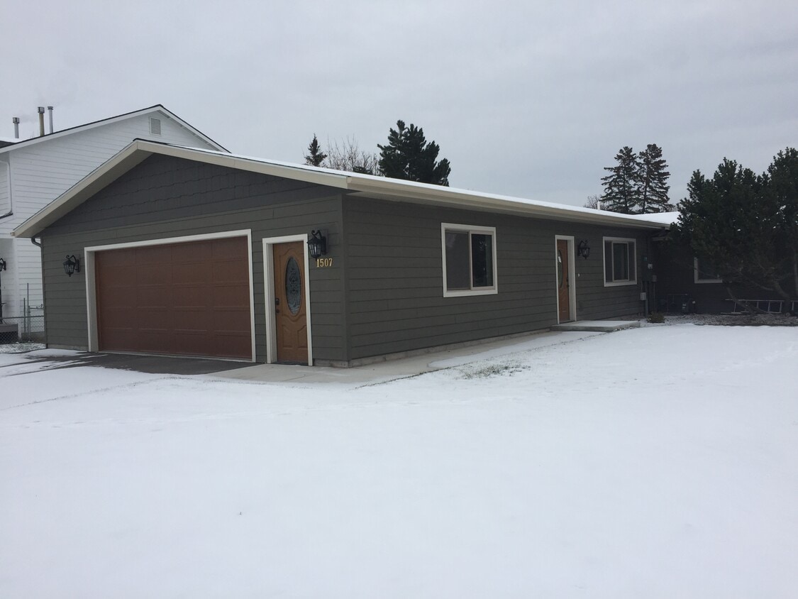 Primary Photo - 1507 Western Dr