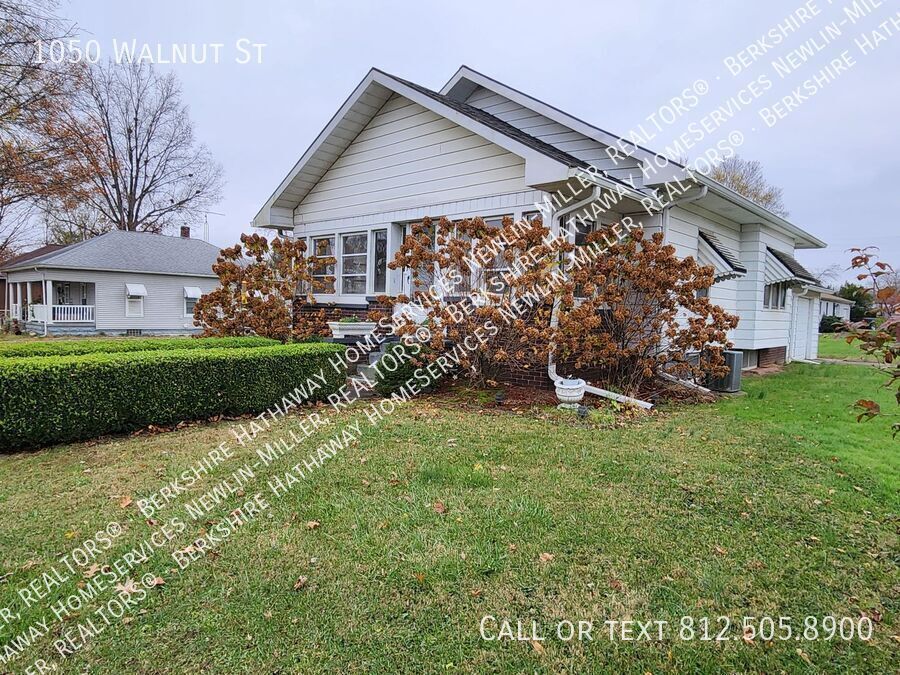 Primary Photo - 1 Bedroom House Near Shopping, Parks and L...