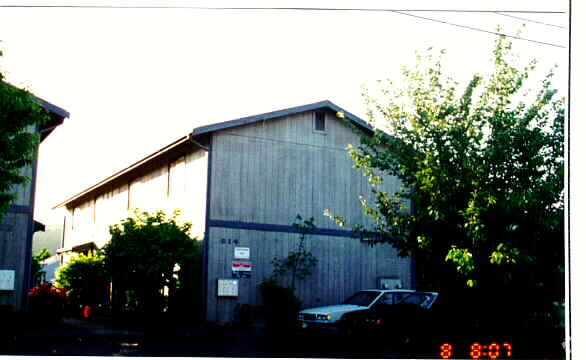 Primary Photo - 614 Shattuck Ave S