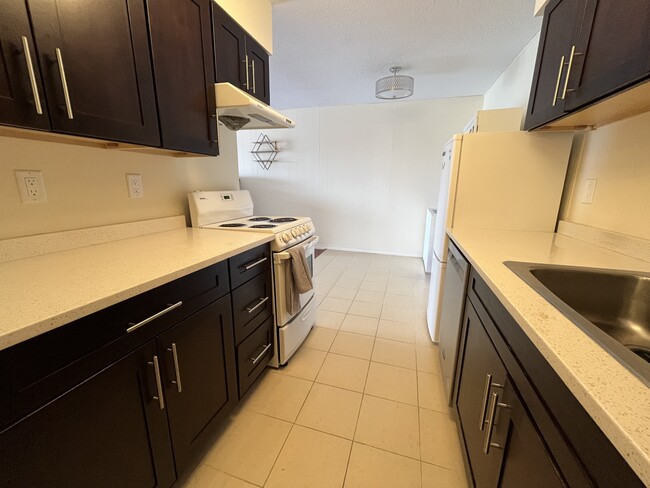 Building Photo - 11816-11888 88 Ave