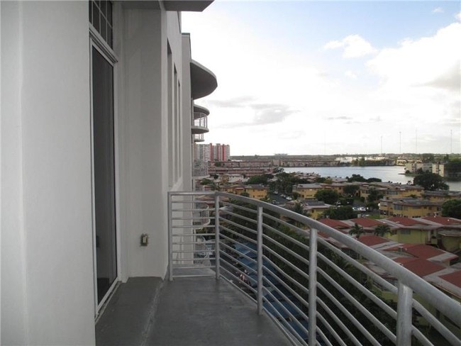 Building Photo - 1791 NE Miami Gardens Dr