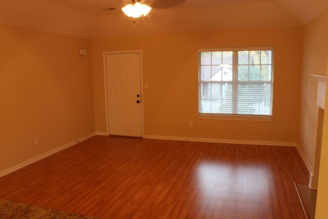 Building Photo - BARTLETT RENTAL HOME 3 Bedroom 2 Bath by Lake