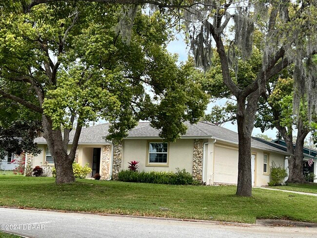 Building Photo - 145 Pinion Cir