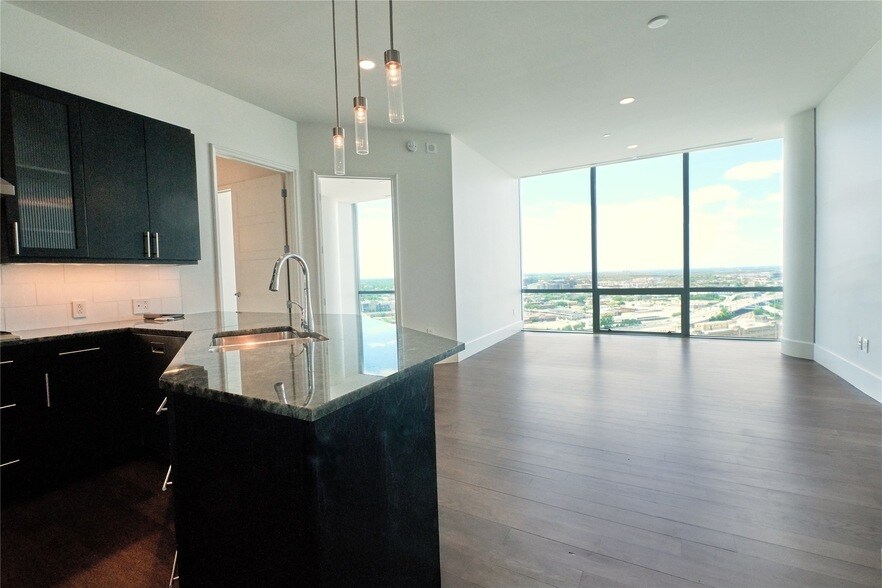 Foto principal - 1301 Throckmorton St