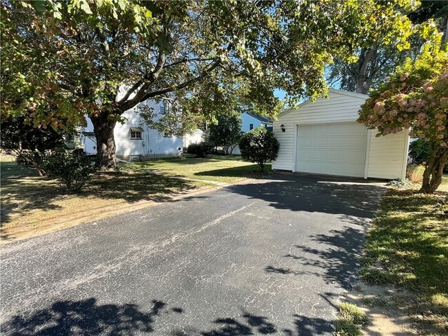 Building Photo - 77 Aragon Ave