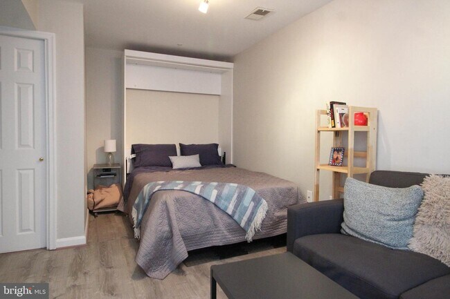 Foto del edificio - 114 Sanborn Pl