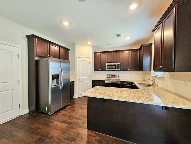 Building Photo - 2138 Kinsale Ave