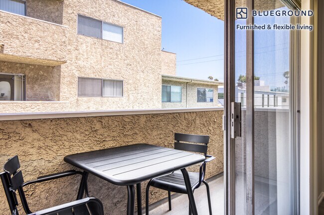 Foto del edificio - 616 N Sweetzer Ave