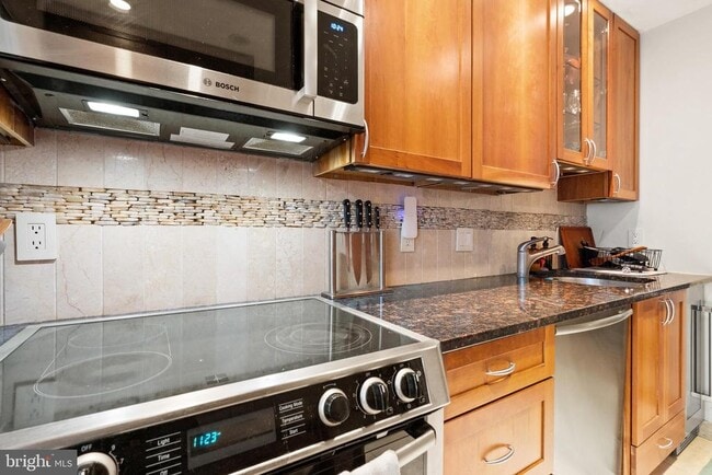 Building Photo - 1944 N Cleveland St