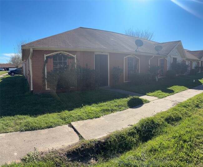 Foto del edificio - 15335 Buckle Ln