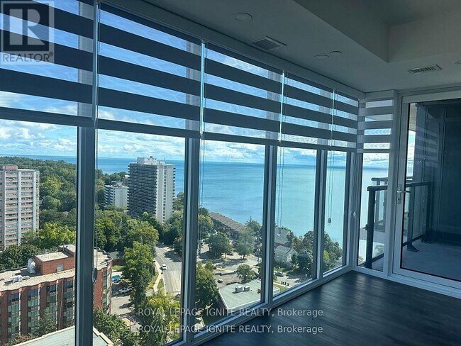 Building Photo - 370 Martha St