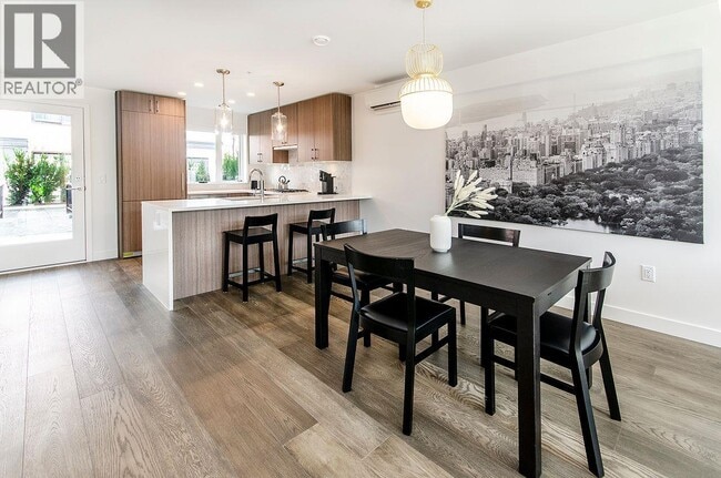 Photo du bâtiment - 561 W 29th Ave