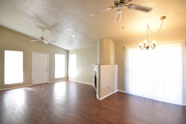 Foto del edificio - 1011 Patriotic St