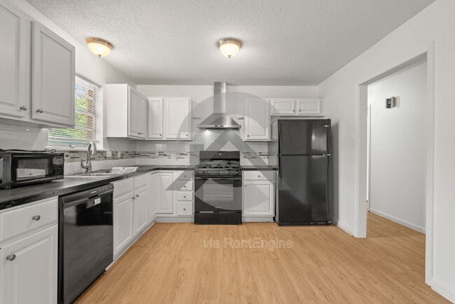 Foto del edificio - 9409 Cerelle Dr