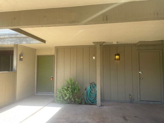 Building Photo - 3 Bed 2.5 Bath Pet-Friendly Retreat by The...